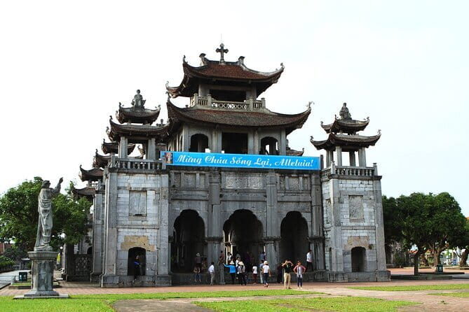 Full Day Guided Shared Tour in Hoa Lu, Trang An and Mua Cave - FAQ