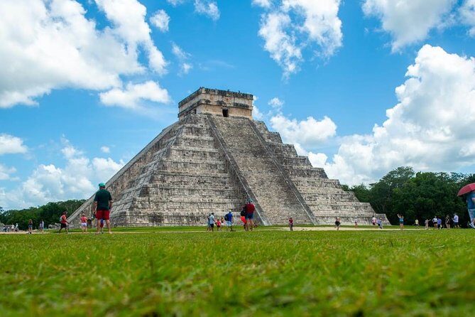 Full-Day Guided Tour to Chichén Itzá Archaeological Site - Detailed Review of the Tour Experience