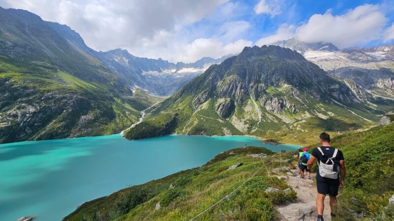 Full-Day Hiking Swiss Alps and Lake with Pick-up - The Experience in Detail