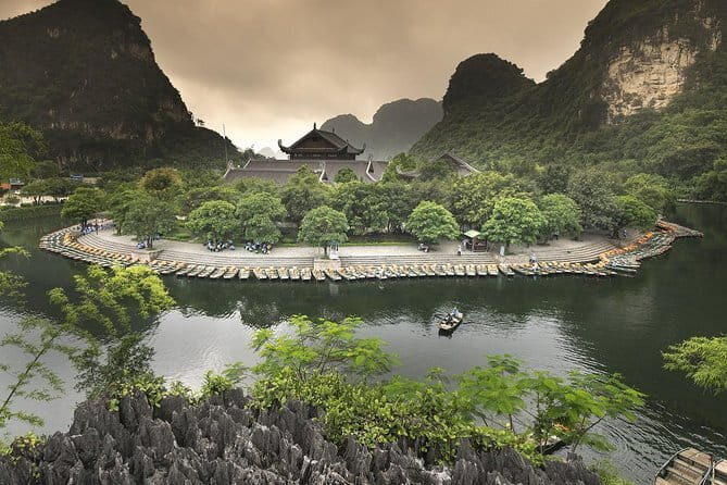 Full Day Impressions of Tam Coc and Hoa Lu - Exploring Tam Coc: The Land of "Dry Ha Long Bay"