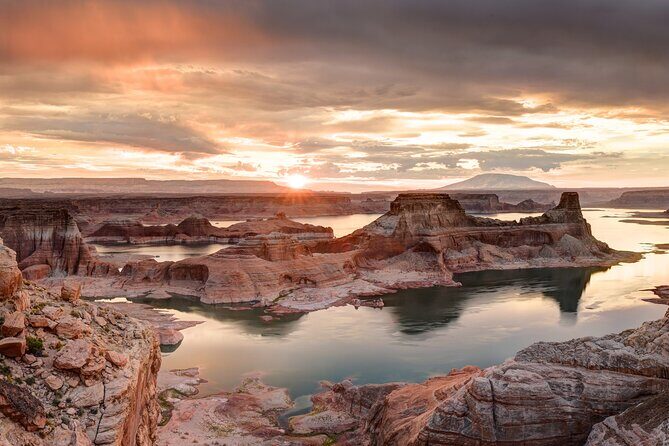 Full Day Lower Antelope Canyon and Horseshoe Bend in Las Vegas - Introduction to the Experience