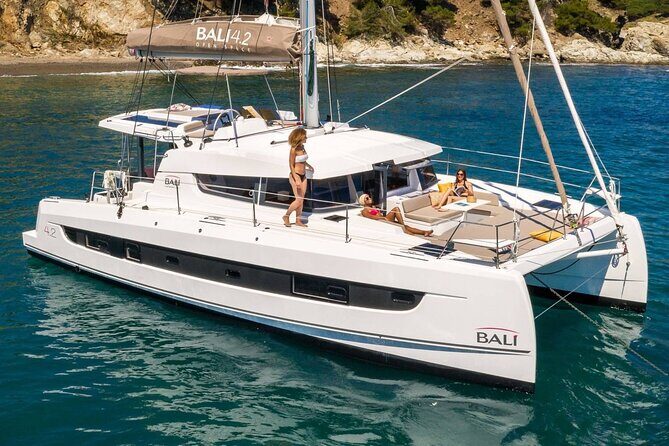 Full Day Luxury Catamaran Charter - Key Points