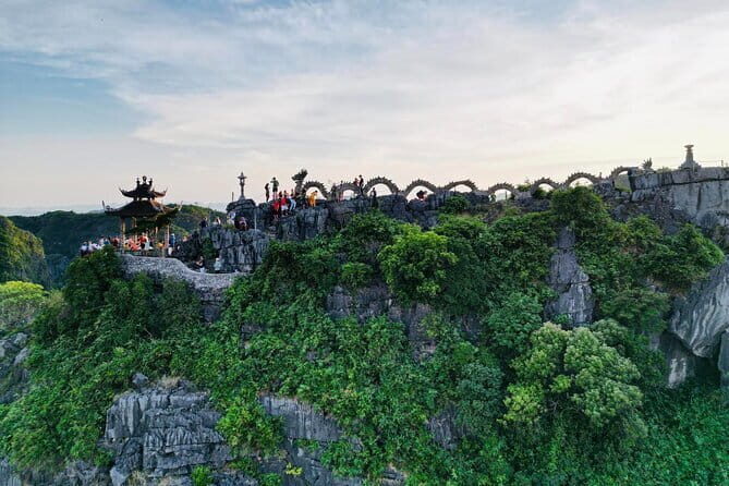 Full-Day Ninh Binh Luxury Tour from Hanoi (Group of 9 Guests) - What Makes This Tour Stand Out?