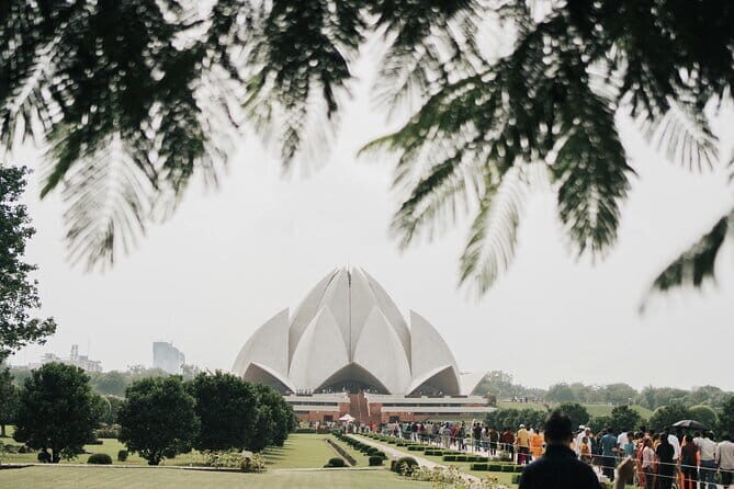 Full day old and new delhi city tour (8 Hours) - Key Points