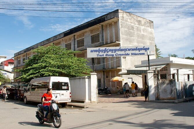 Full Day Phnom Penh Private Tour Taxi Car Van local guide - What Makes This Tour Stand Out?