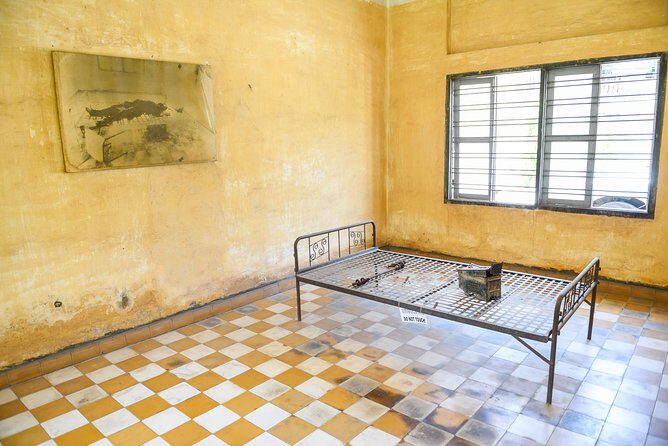 Full-Day Phnom Penh Sightseeing Tour & Killing Field - Transport, Guides, and Overall Value