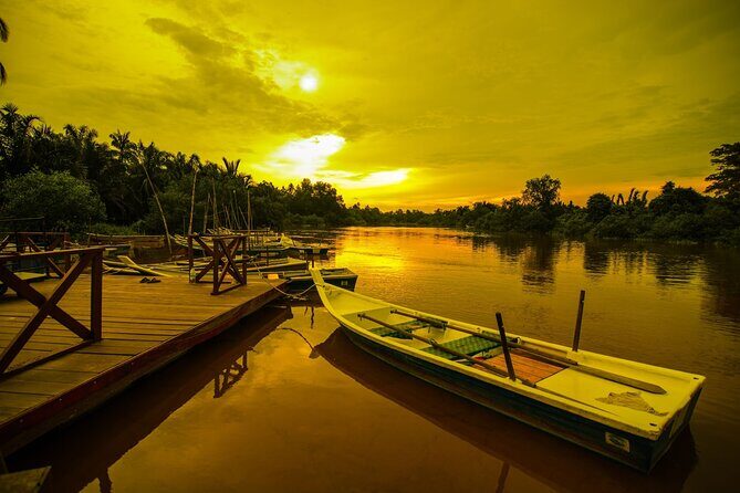 Full-Day Private Boat Ride and Seafood Dinner in Kuala Selangor - Key Points
