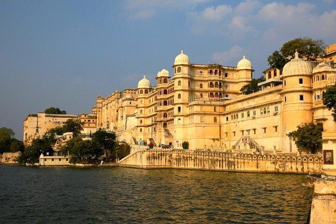 Full-Day Private City Tour of Udaipur Including Boat Ride in Lake Pichola - Key Points