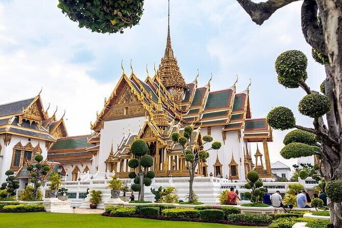 Full-Day Private Royal Grand Palace and Temples Tour - A Deep Dive into the Experience