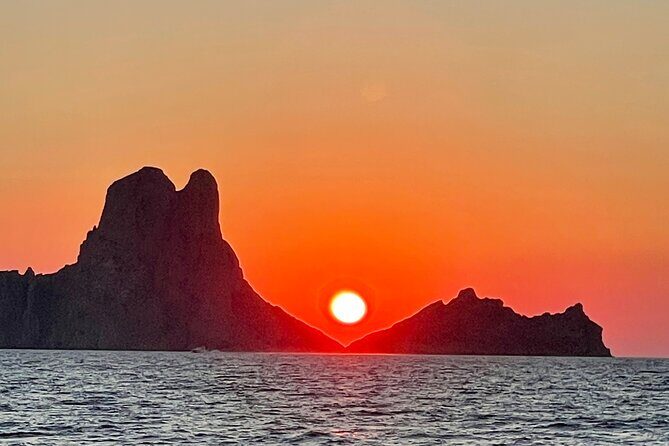 Full-Day Private Sailboat Tour of Ibiza and Formentera - Who Is This Tour Best For?