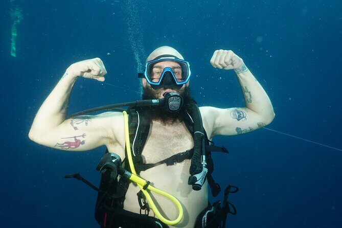 Full Day Private Scuba Diving in Espiritu Santo Island - Who Should Consider This Tour?