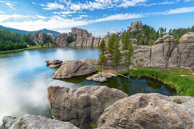 Full-Day Private Sightseeing Tour in South Dakota - Key Points