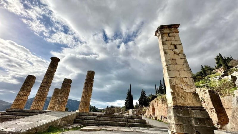 Full Day Private Tour Delphi Navel Of Earth Hosios Loukas - Lunch and local culture in Arachova