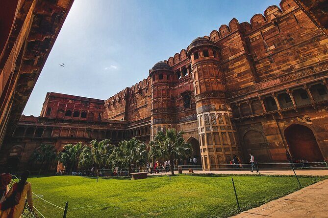 Full-Day Private Tour in Taj Mahal by Gatiman Express Train - Lunch and Local Artisans