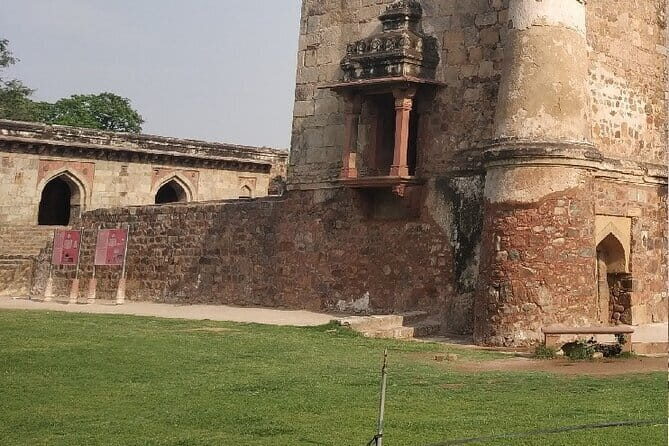 Full-day Private Tour of Delhi's hidden gems - The Experience and Its Value