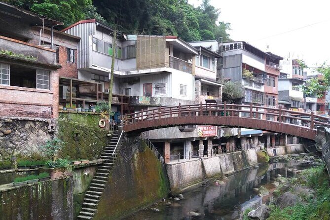 Full-Day Private Tour Taipei Tamsui-Kavalan and Shiding Old Street - Key Points