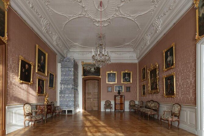 Full-Day Private Trip to Palace and Medieval Castle from Riga - Quality of the Transport and Service