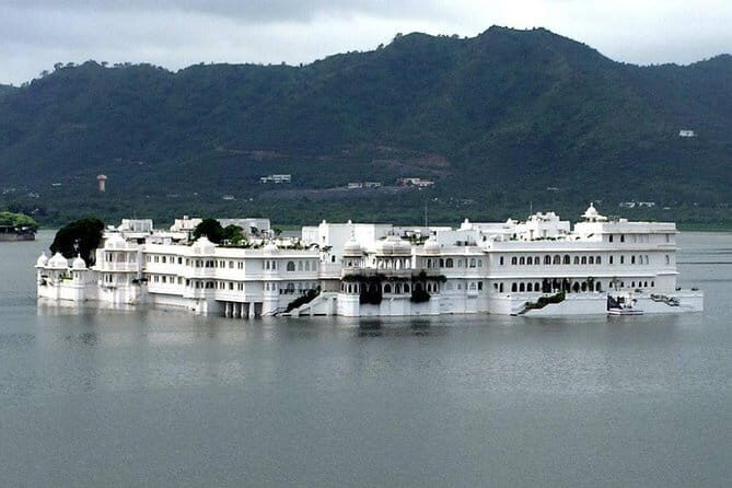 Full day sight seen tour of Udaipur India - An In-Depth Look at the Udaipur Full-Day Tour