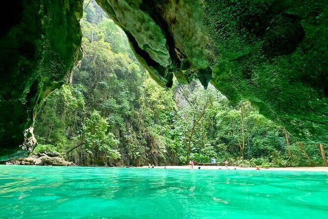 Full-Day Snorkeling at Koh Kradan and Explore the Emerald Cave - An In-Depth Look at the Tour Experience