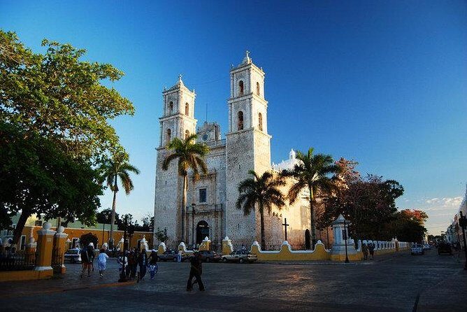 Full-Day Tour Chichen Itza, Valladolid and Cenote open bar in bus - The Sum Up