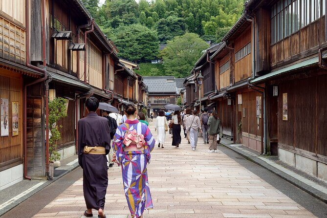 Full-Day Tour from Kanazawa: Samurai, Matcha, Gardens and Geisha - Practical Insights: What to Expect