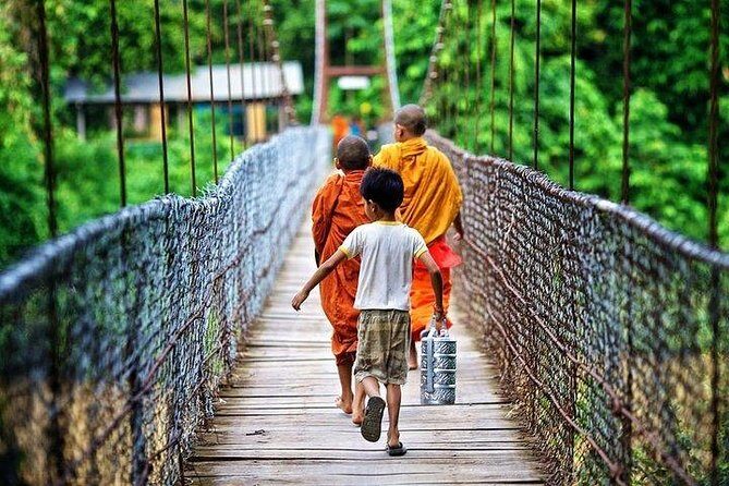 Full Day-Tour: Handicraft, Bamboo train, Killing cave. Bat cave - Who Will Love This Tour?
