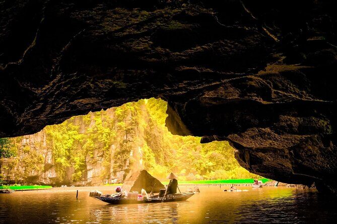 Full-Day Tour Hoa Lu, Tam Coc Boat Trip and Mua Cave - FAQs