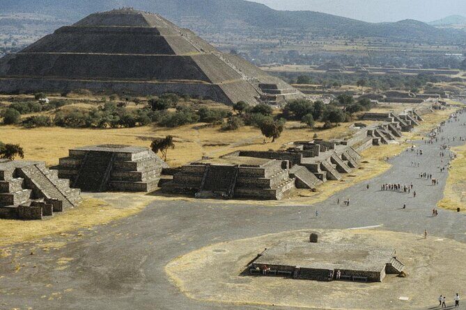 Full-Day Tour in Teotihuacan Pyramid and Guadalupe Basilica - Exploring Mexico City’s Historic Treasures: A Full-Day Tour to Teotihuacan and Guadalupe Basilica