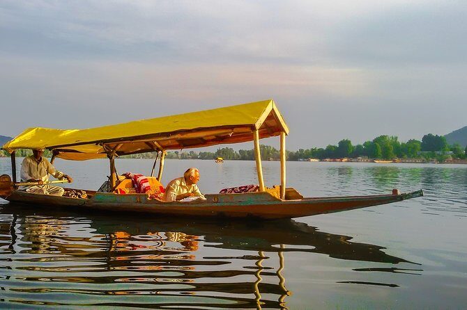 Full day tour of Srinagar with Entrance Fee, Guide & Shikara ride - FAQs