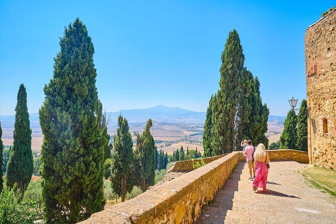 Full Day Tour to Val d'Orcia and Gladiator's Fields with Wines - Key Points