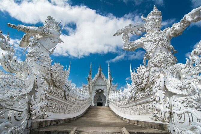 Full Day Tour White Temple Black House and Blue Temple with Lunch - The Itinerary: A Deep Dive into the Highlights