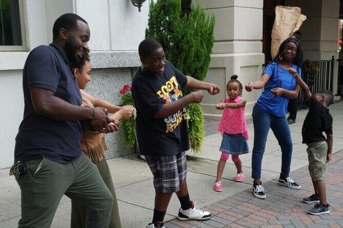 Fun City Scavenger Hunt in Shreveport by Wacky Walks - Key Points