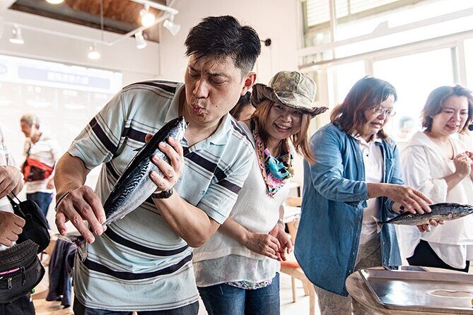 Fun Fish Touching at Qixingtan - A Detailed Look at the Qixingtan Fish Touching Tour