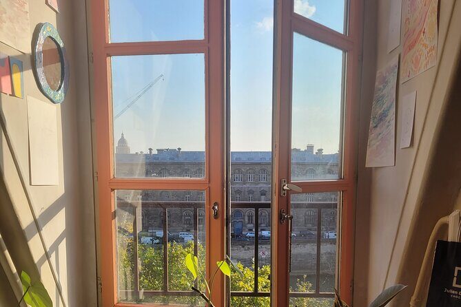 Fun Painting Class in a Professional Art Studio with a View - Who Will Love This Experience?