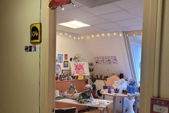 Fun Painting Class in a Professional Art Studio with a View - FAQ