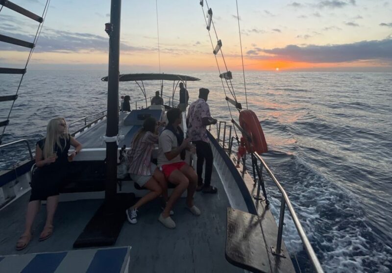 Funchal: Sunset Tour on Traditional Madeiran Boat w/ Drinks - Key Points