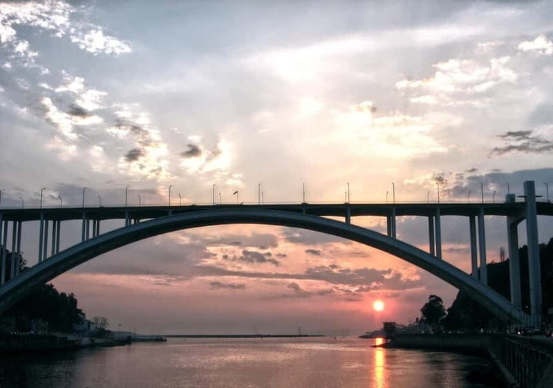 Gaia Sunset Bridges Cruise - FAQs