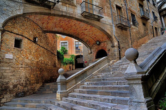 Game of Thrones: Medieval Girona Private Tour with Hotel pick-up - Key Points