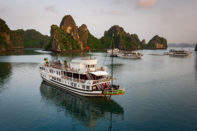 Garden Bay Classic 3 day Bai Tu Long Serene Voyage - An In-Depth Look at the 3-Day Itinerary