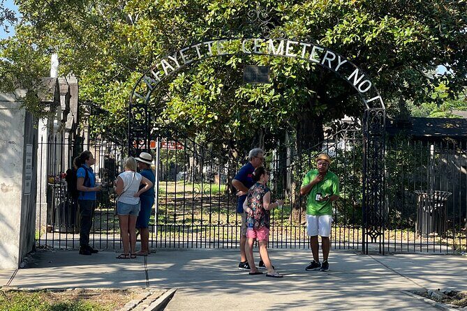 Garden District Architecture Walking Tour in New Orleans - Frequently Asked Questions