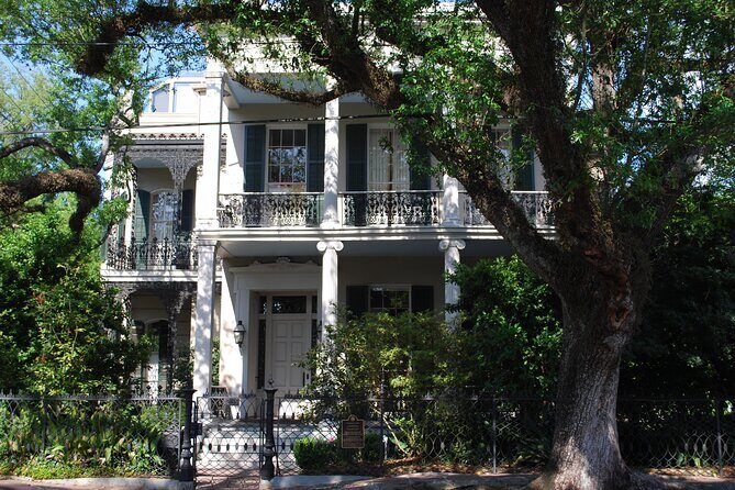 Garden District Tour Extra Small Group of 9 or less - Frequently Asked Questions