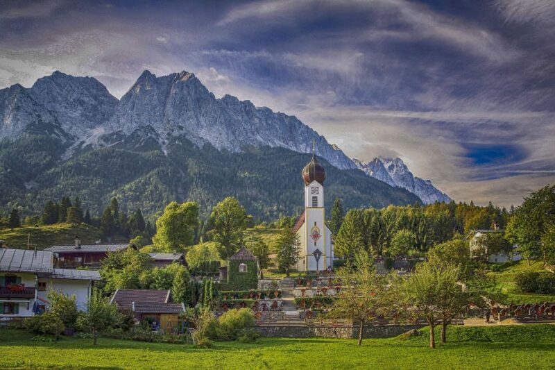 Garmisch-Partenkirchen: Private Guided Walking Tour - Detailed Review of the Garmisch-Partenkirchen Private Guided Walking Tour