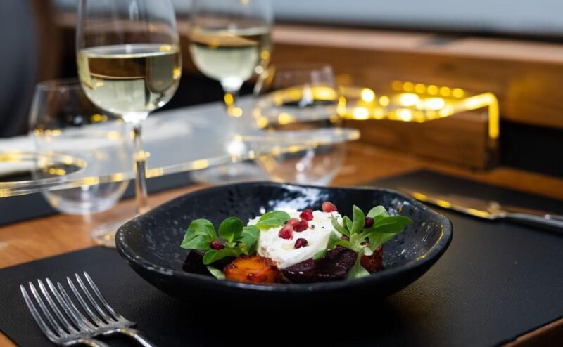 Gastronomic 6-course fine-dining dinner on Luxury London Bus - FAQs