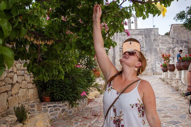 Gastronomy tour and wine tasting in traditional villages - Who will love this tour?