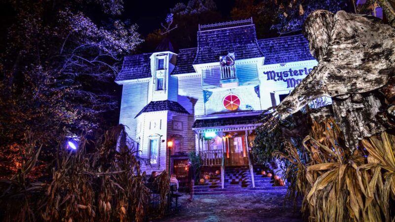 Gatlinburg Ghost Tours: Gilded Age Graves and Ghouls - Key Points