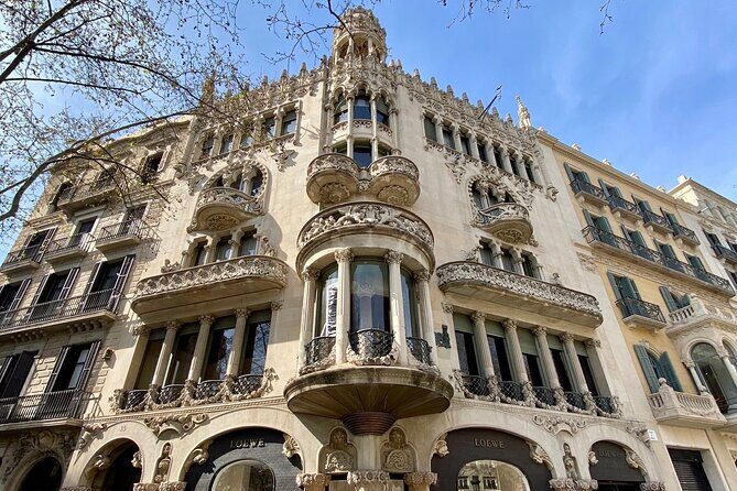 Gaudí and Barcelona Legends Walking Tour - Els 4 Gats: The Artistic Café