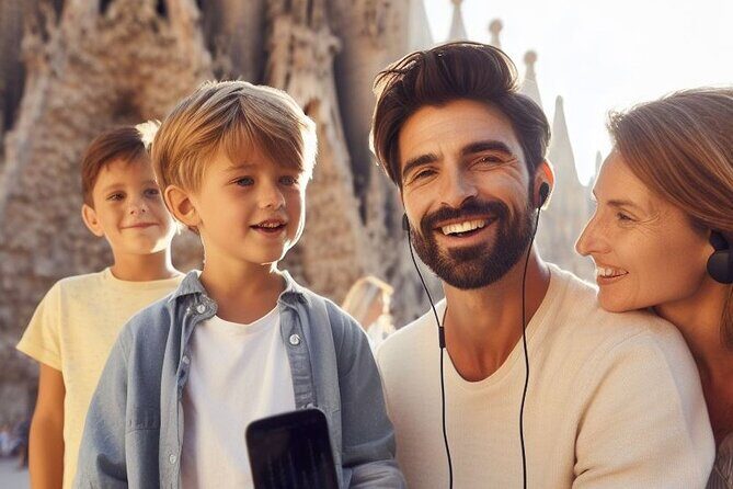 Gaudi and La Sagrada Familia Exterior Self-Guided Audio Tour - Key Points