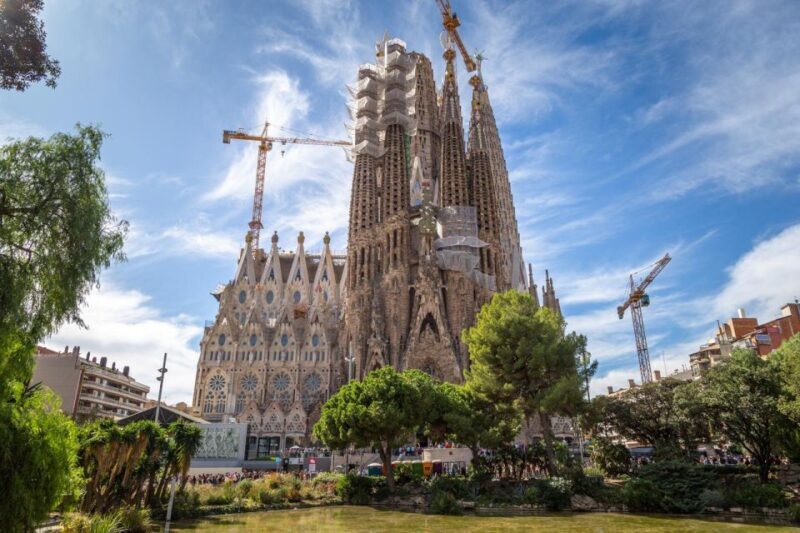 Gaudí Private Tour: Must-See Sites & Hidden Modernism Gems - A Detailed Look at the Itinerary and Experience