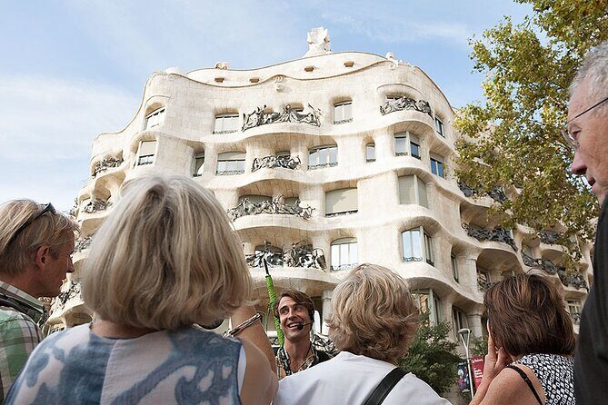 Gaudi & Sagrada Familia Donation-Based Tour in English - Analyzing the Itinerary in Detail