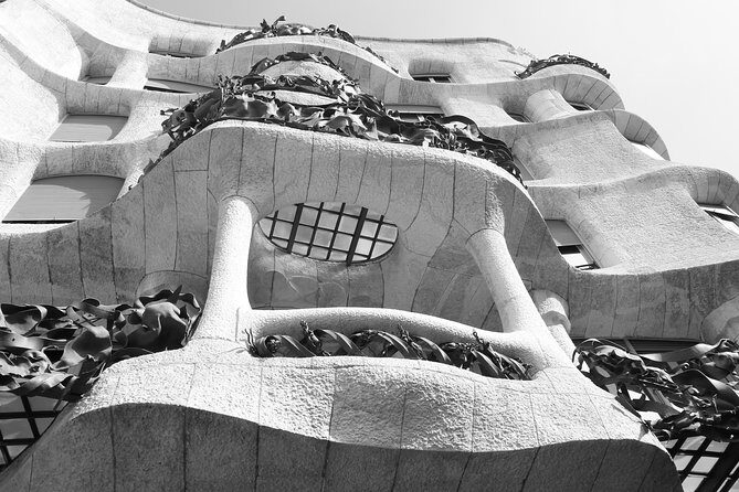 Gaudi's Casa Batlló and La Pedrera with Chocolate Tasting - An In-Depth Look at the Experience